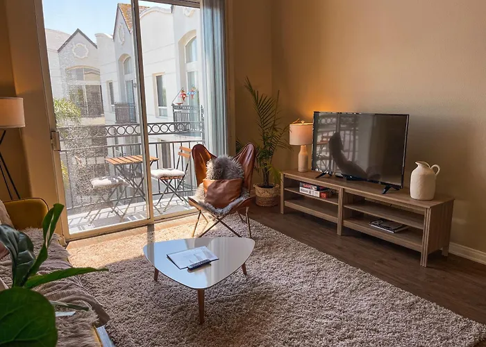 Sunny 1Bdr Centrally Located In Marina Del Rey