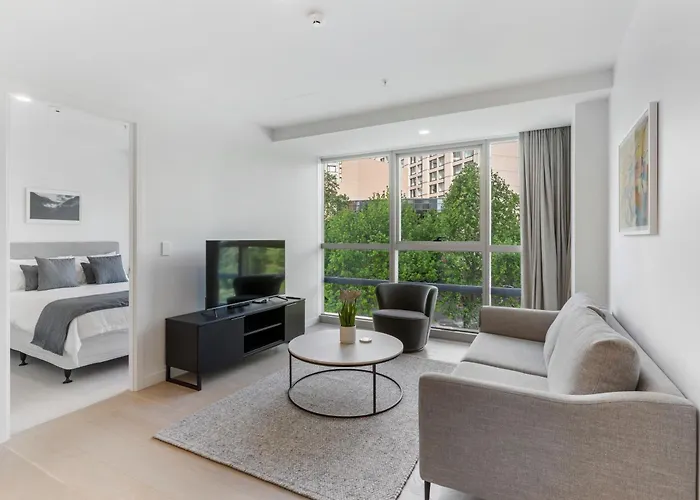 Modern Apartment & Parking - Central & Quite
