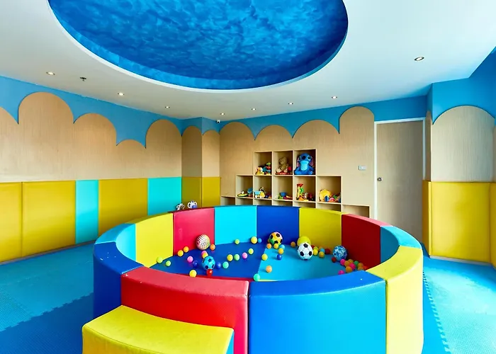 Pattaya Apartments l Guest Friendly l Waterpark Gym Sauna Jacuzzi