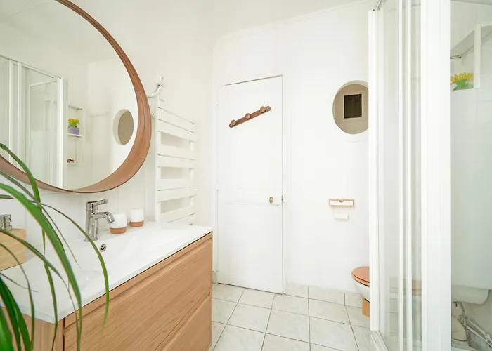 Appartement idéal famille, en duplex et au calme, au pied du métro Mairie de Saint Ouen
