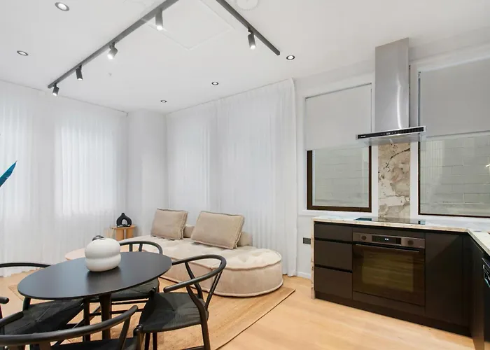Victoria Street Apartments By Urban Rest