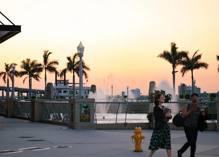 Walk To Best Eats And Shops And Stay In Style