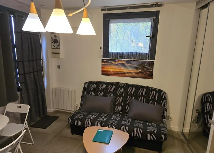 Studio tout équipé et chaleureux en rez de chaussée, parfait pour explorer Montpellier