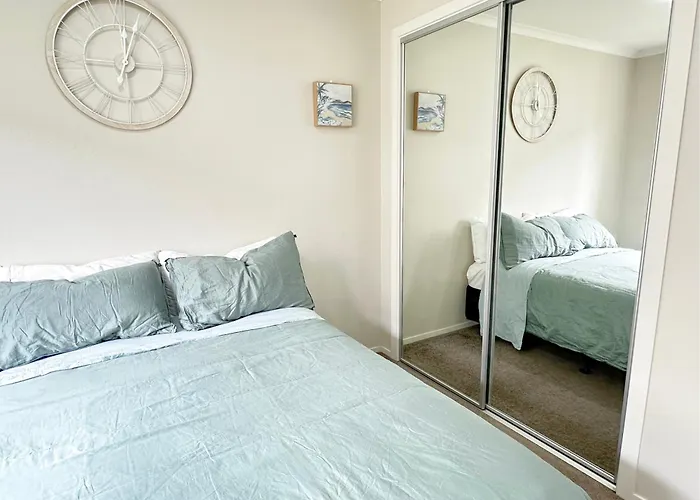 Bright&Cozy Room With Private Bathroom - On Street Parking Only