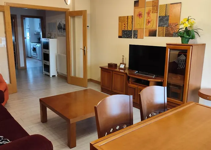Apartamento De Tres Dormitorios Con Garaje Y Todos Los Servicios Cerca