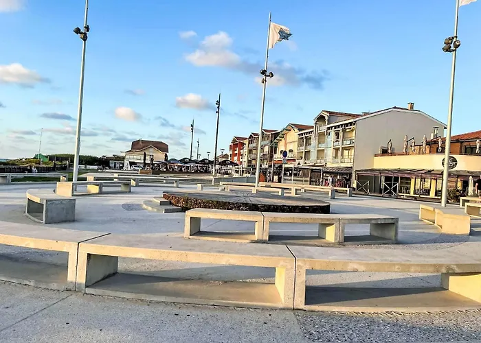Apartment Les Hauts De La Corniche By Interhome