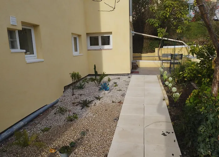 Appartement Aurore en rez de jardin avec parking gratuit