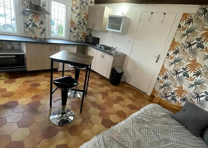 Studio indépendant dans maison d habitation