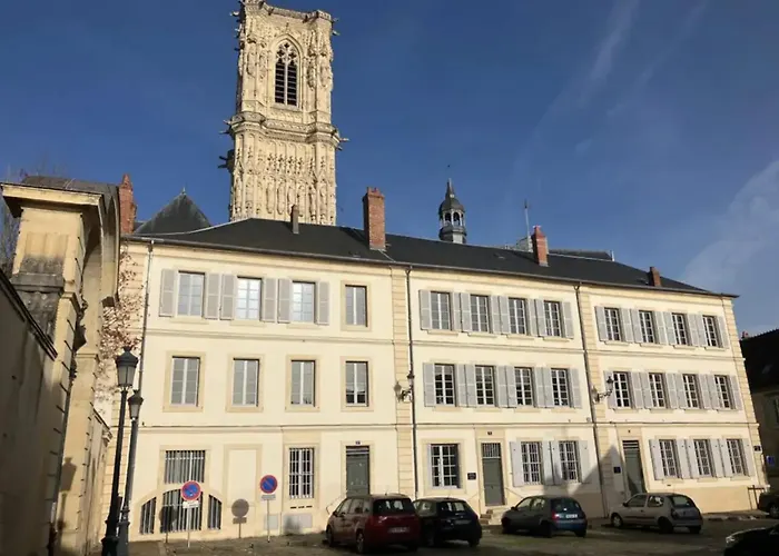 La Chapelle, Les Suites du Palais, l'unique 5 étoiles de Nevers, Suite d'Exception, by PRIMO C0NCIERGERIE
