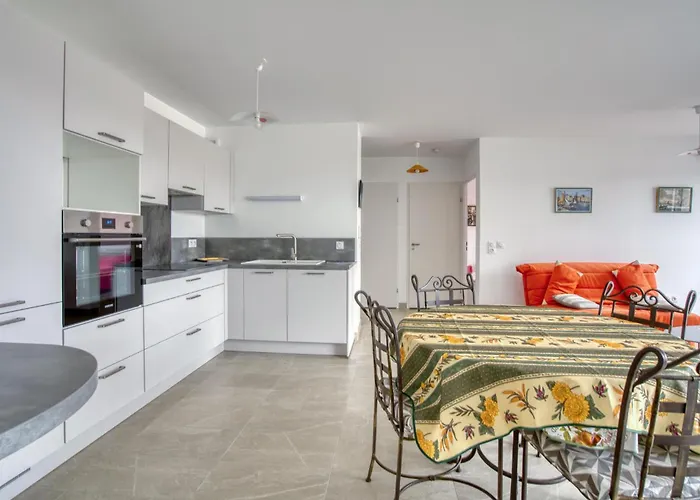 Amazing Apartment In La Tremblade With Wifi
