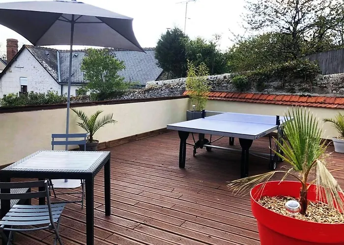 T2 avec terrasse, table de Ping-pong, parking privé au centre d'Azay