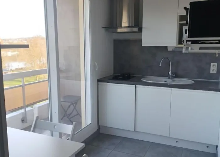 Studio vue Allier - balcon et parking - proche de Vichy