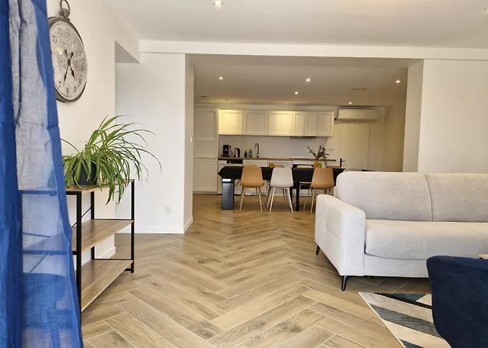 Le Zénith - Entièrement Climatisé - 3 chambres, 3 salle de bain - 8 pers max - Local à vélos - Réservation à la chambre possible