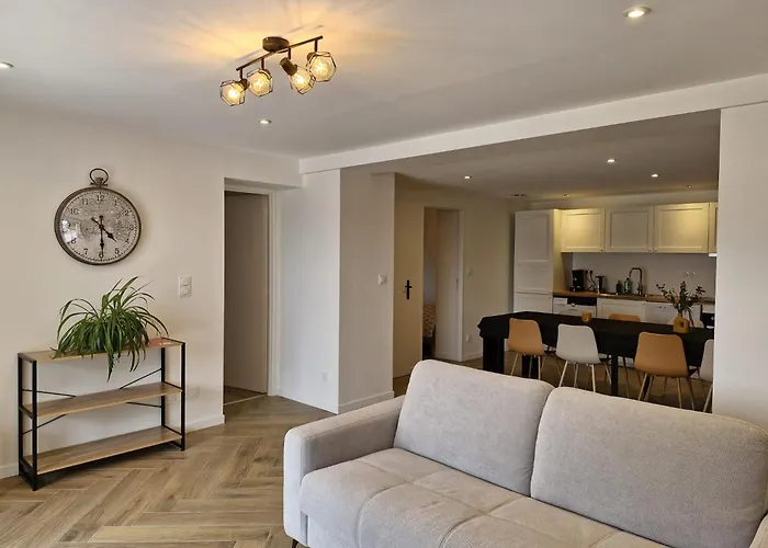 Le Zénith - Entièrement Climatisé - 3 chambres, 3 salle de bain - 8 pers max - Local à vélos - Réservation à la chambre possible