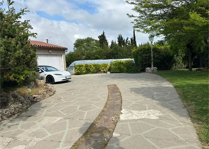 Lv House & Gardens