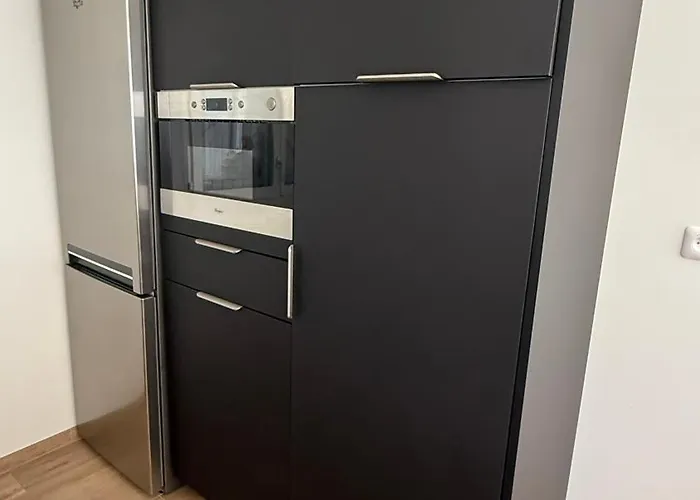 Très grand appartement de 120m2 avec jardin dans villa