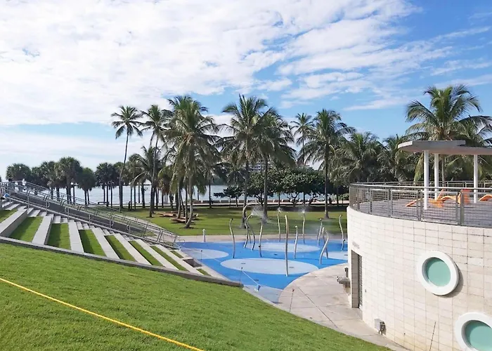 Ocean Drive Suite In South Beach Family & Pet Friendly
