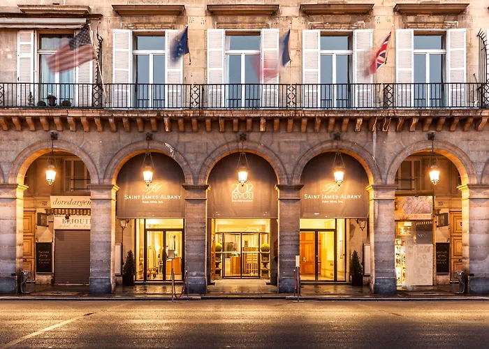 Hôtel avec piscine: Saint James Albany Paris Hotel Spa