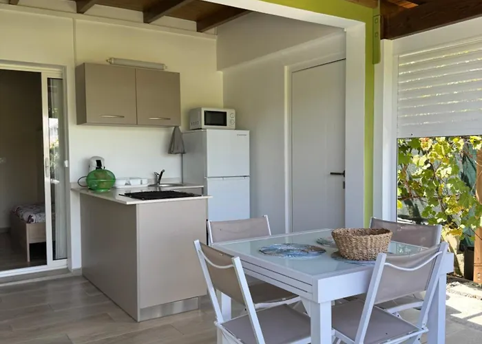 Studio avec piscine, à 3 minutes à pied des plages