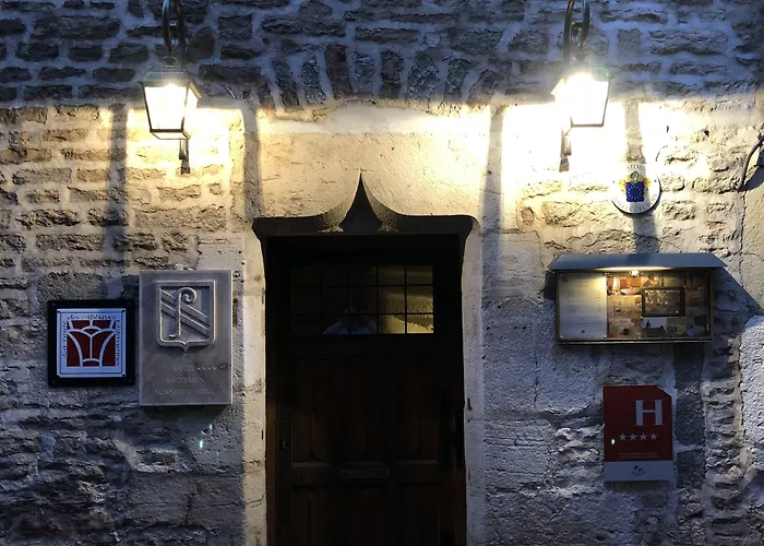 Hotel pres du College: Abbaye de Maizières