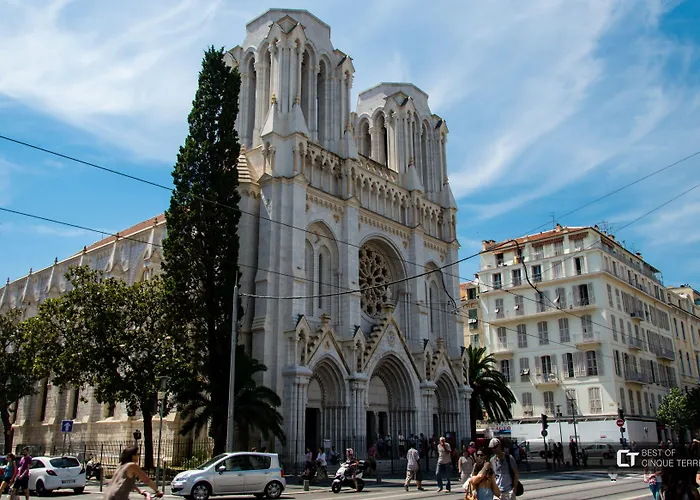 Le Nice Etoile