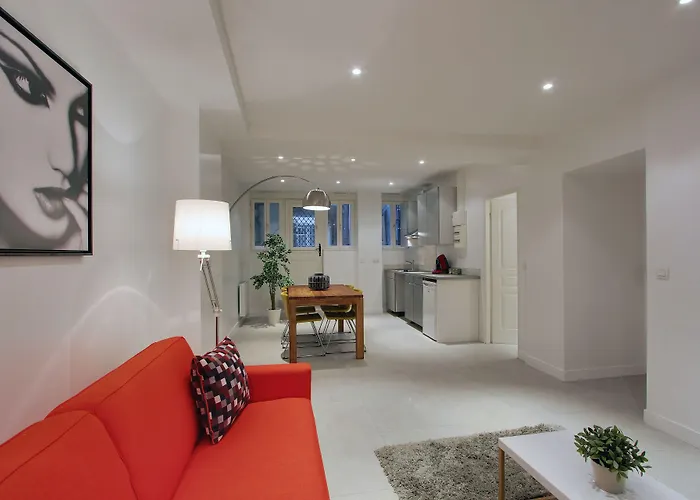  Short Stay Group Museum View Serviced Apartments