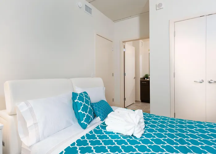 Heaven On Hollywood Furnished Apartments