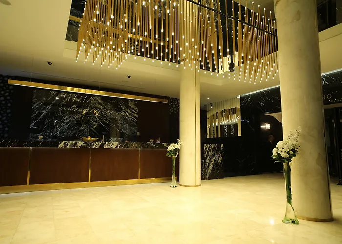  Golden Palace Batumi & Casino