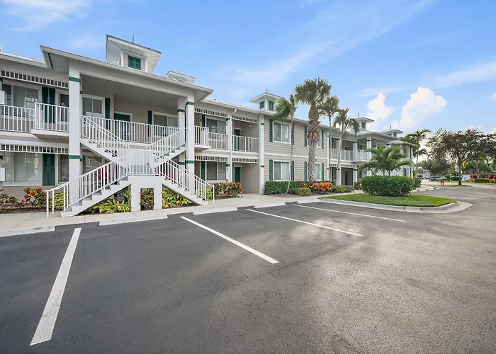 Lovely 2-Bedroom Plus Den Condo In Greenlinks Resort