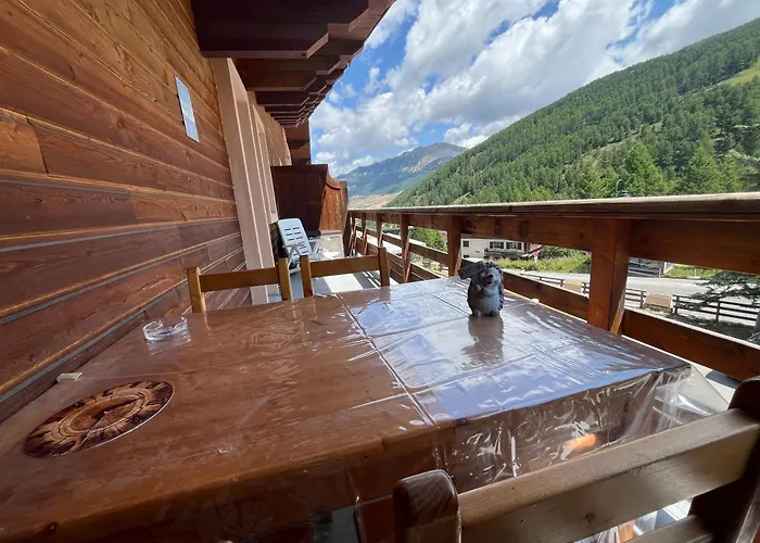 Appartement centre Vars les Claux 150 m des pistes
