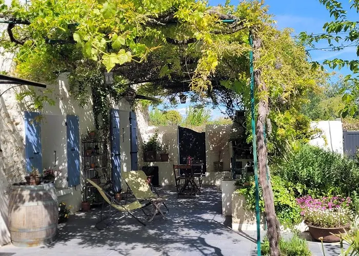 Location appartement dans mas provençal