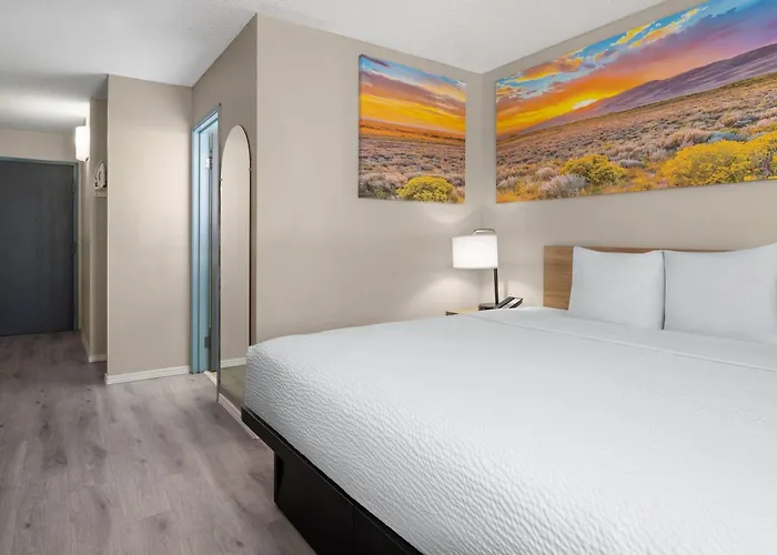 Days Inn&Suites by Wyndham Airport Albuquerque