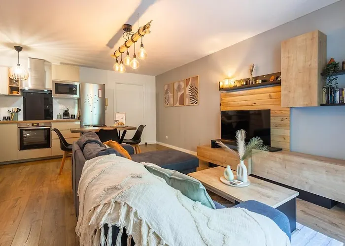 Le Cocon T2 cosy, piscine et parking privé