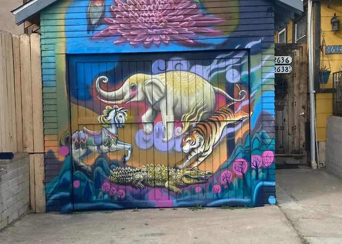 Tropical Oasis Near Zoo, Petco & Downtown