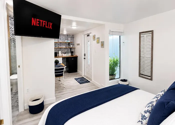 Little Havana Apartment With Patio Free Parking Near Airport