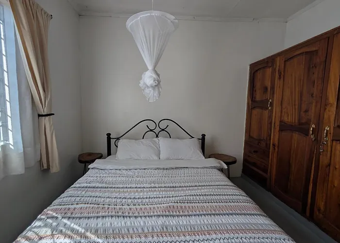 Nomads Nest Safari House