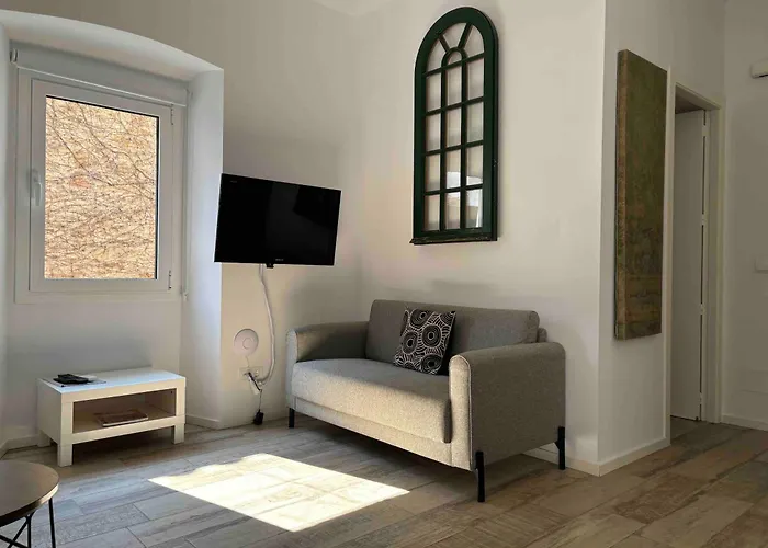 Alta House Apartments 3 Calas