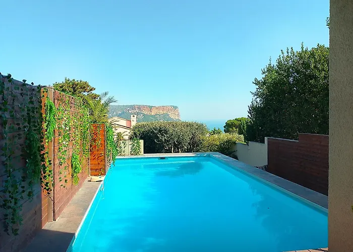 Suite vue mer, grande piscine et spa extérieur privatifs,climatisation et parking