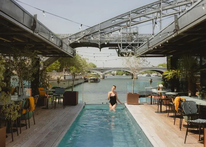  Off Paris Seine