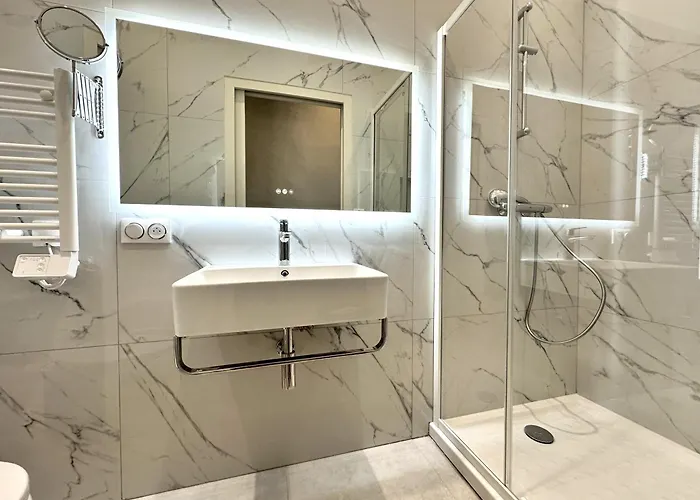 Le Petit Bijou Sète, 5 apartments, 4 canal vue et 1 studio cote rue