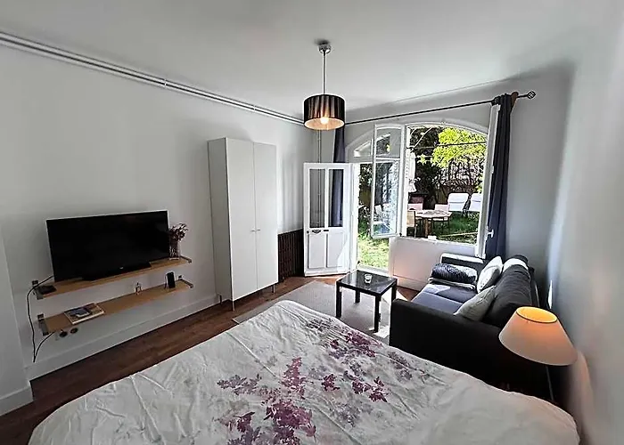 Superbe Studio dans villa avec entrée indépendante