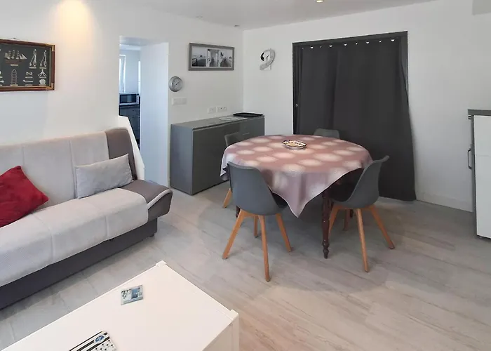 1 Bedroom Beach Front Apartment In Penmarc'H