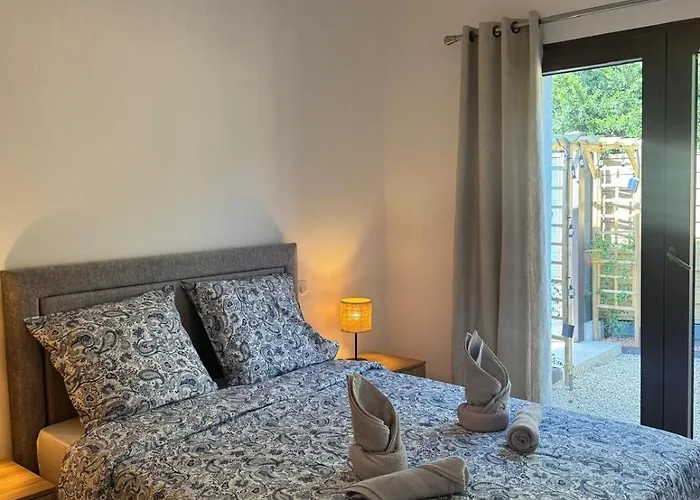 Esprit Luberon, Le Cyprès logement entier
