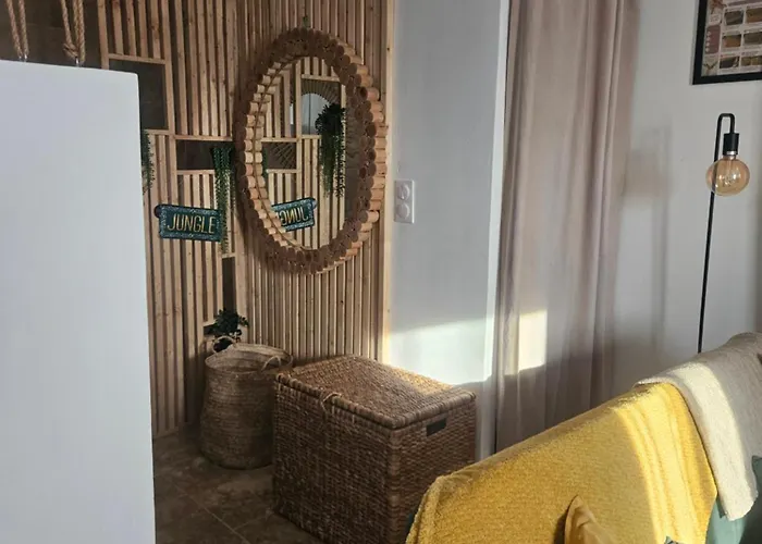 Studio neuf, jardin et jacuzzi privé,proche Spirou Monteux