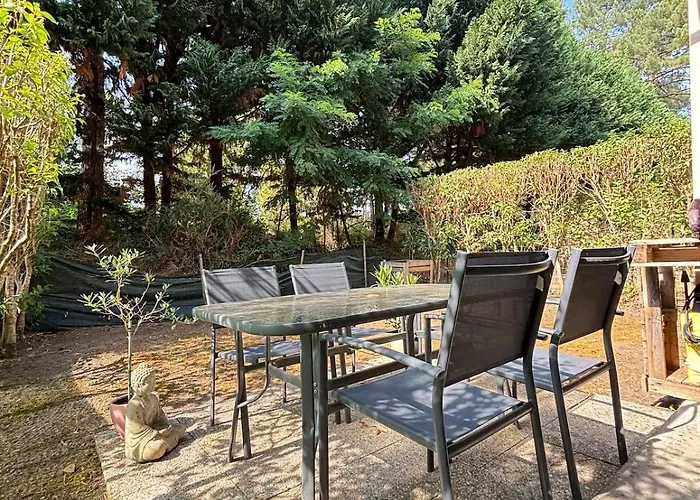 T2 tout confort avec jardin, piscine et parking