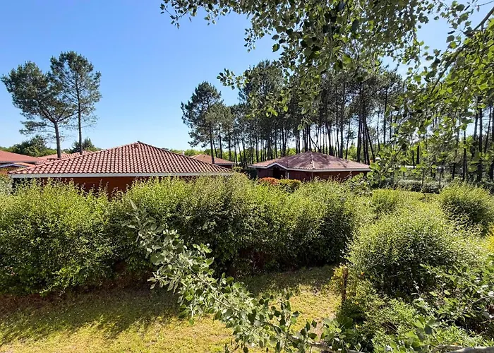 Domaine Des Grands Lacs One Bedroom Apartment With Pool And Lake