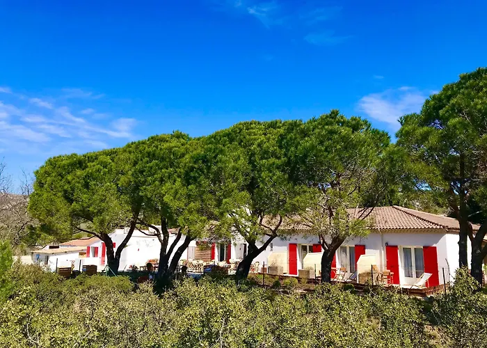 Animaux admis Les Volets Rouges - Cassis - Situé Dans Le Parc National Des Calanques