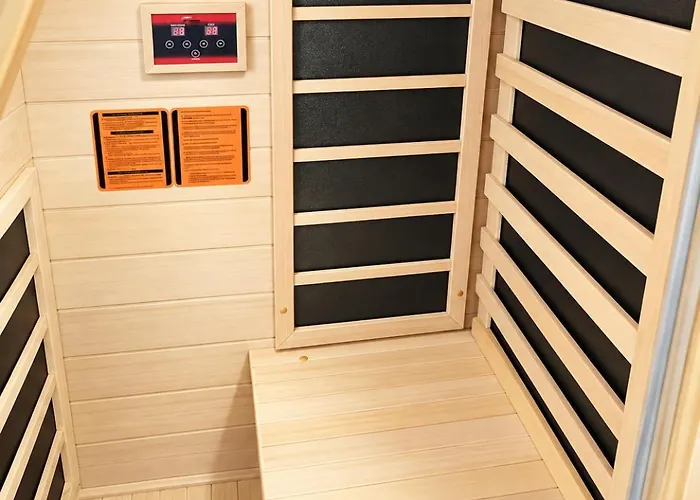 Logement rénové avec accès grand jardin, SPA-Jacuzzi, sauna commun