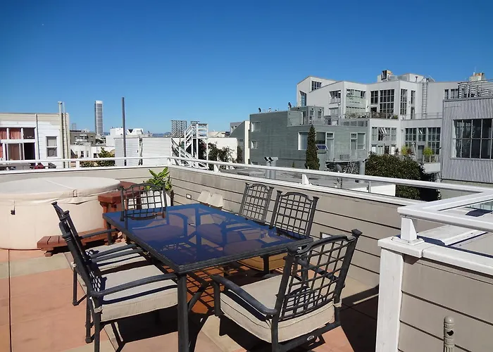 Sumner House - 2 Bedroom Apartment