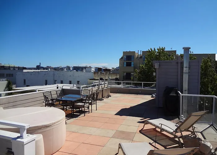 Sumner House - 2 Bedroom Apartment